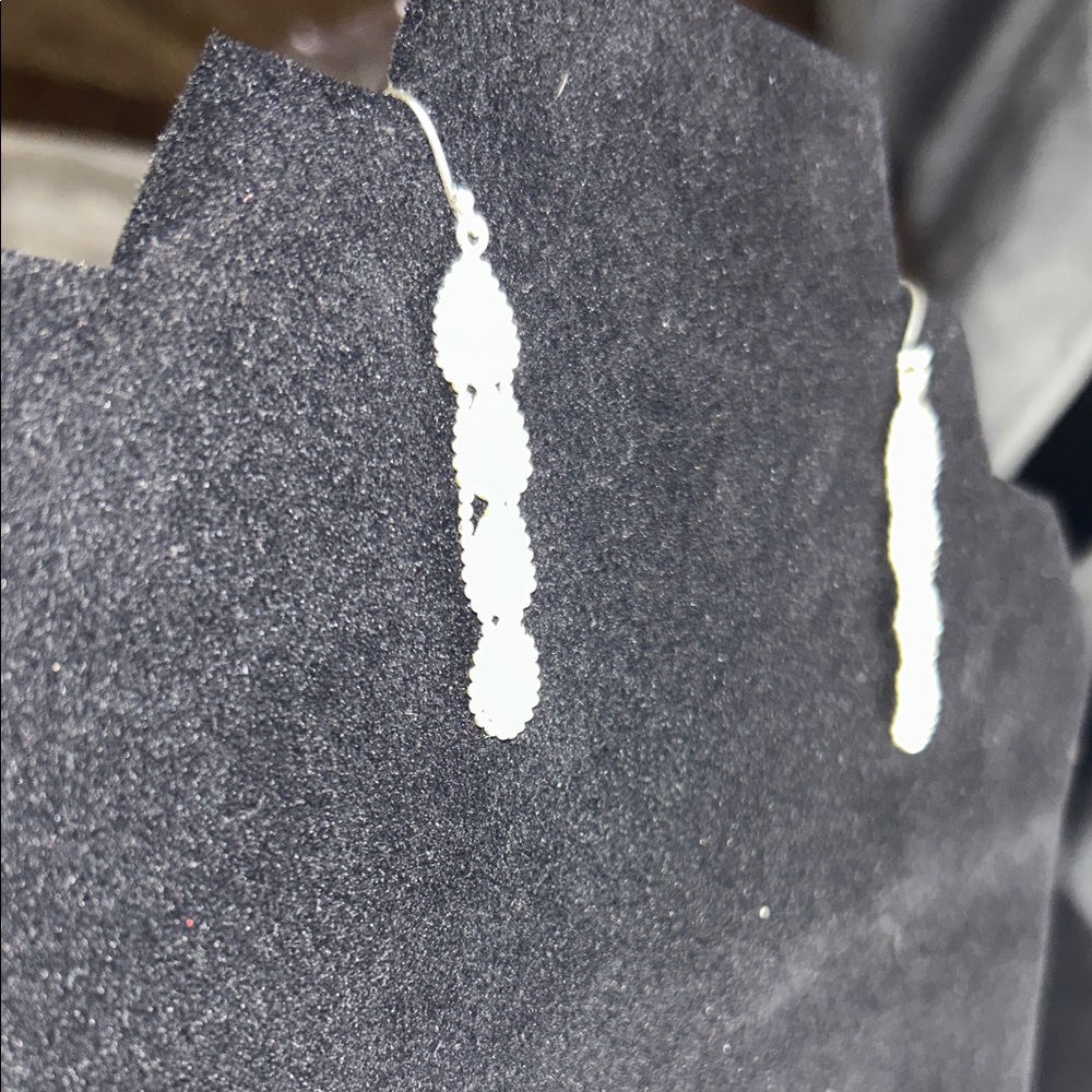 Elegant Silver and White Teardrop Earrings - Picture 3 of 5